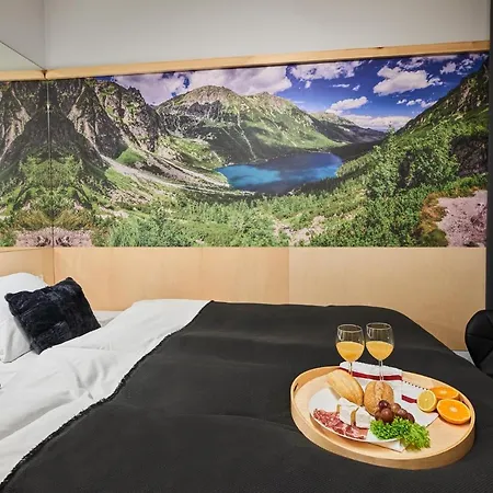 Vip Apartamenty, Orkana זקופאנה